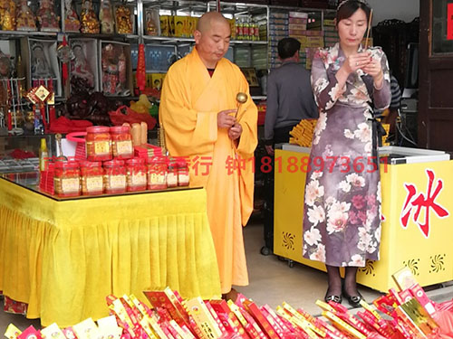 请师傅加持香烛