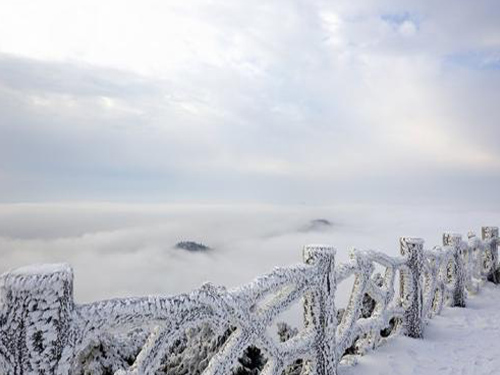 南岳雪景天气